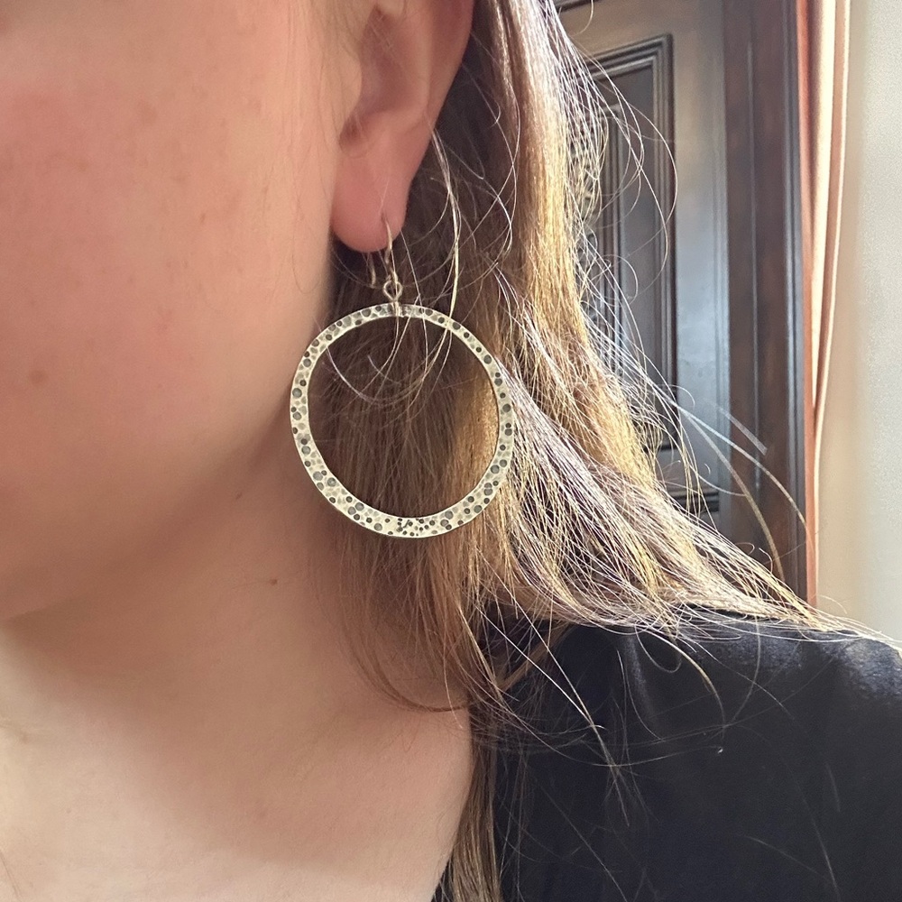 Silpada W1552 Sterling Hammered Hoop Oxidized - Picture 5 of 5